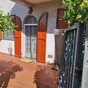 Casa Marina Massa (Tuscany)